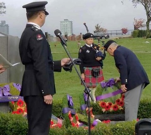 Image: HKVCA rep Edmund Wu laying wreath, photo courtesy of 
					Colleen Au