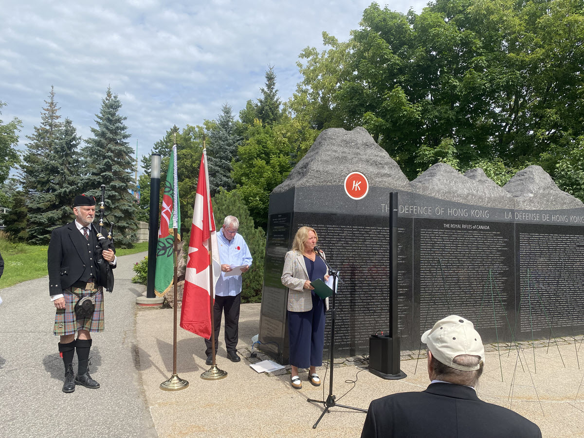 Mona Fortier MA Government of Canada, Donald Macdonald Piper with the Sons of Scotland Pipe Band, Ian Englehart MC