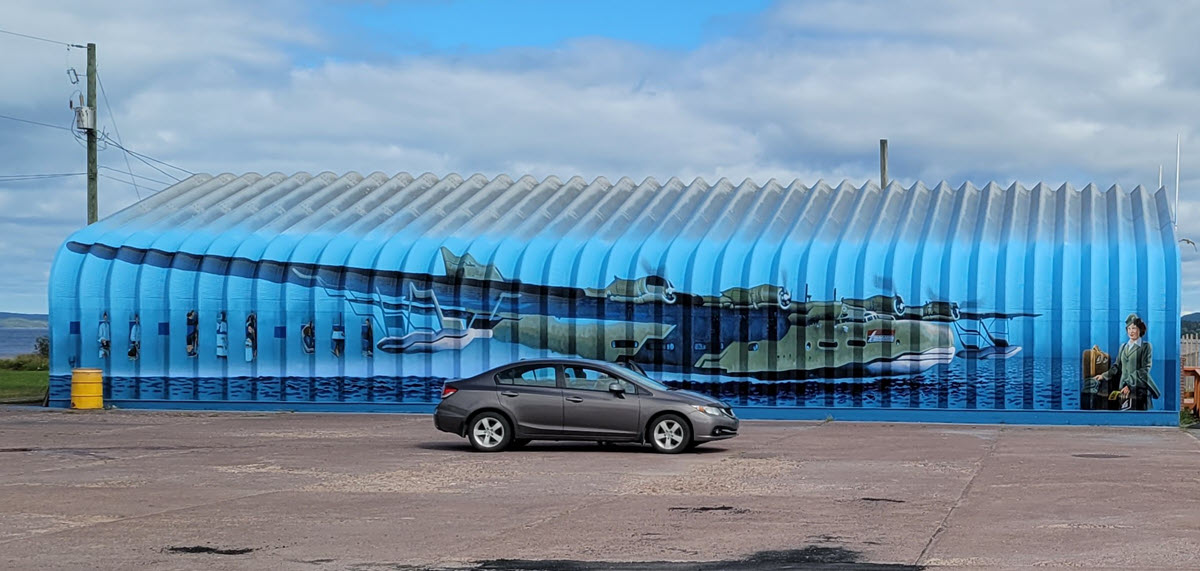 Image-Mural on the side of the museum