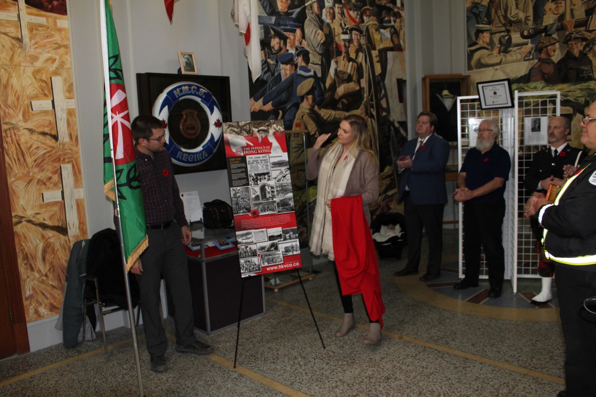 John and Christeen Jesse (grandchildren of Bernard Jesse) unveiling the plaque