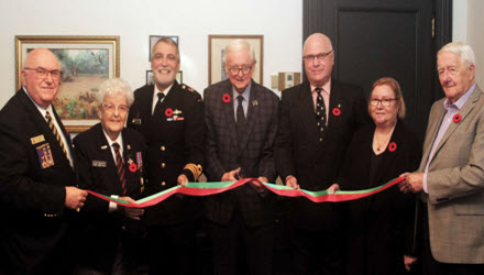 Official cutting of the ribbon at the opening of the Lounge